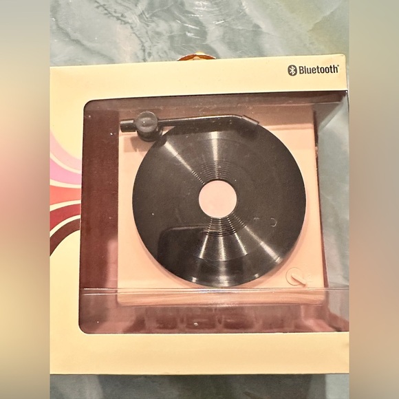 NEW IN BOX Sarina Vintage Vinyl Retro Wireless Portable Bluetooth Speaker Pink - Picture 2 of 8